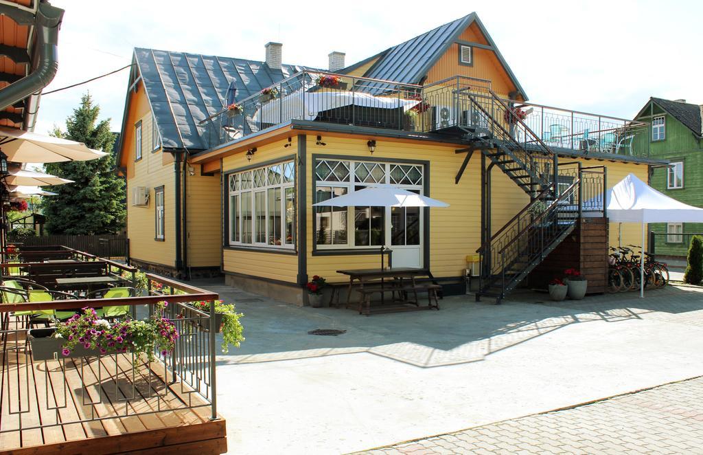 Embrace Hotel & Apartments Pärnu Exterior foto