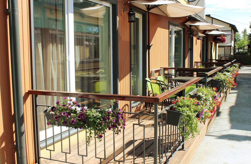 Embrace Hotel & Apartments Pärnu Exterior foto